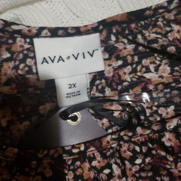 Floral blouse - Picture 2 of 2